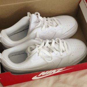 Nike Court Borough Low 2